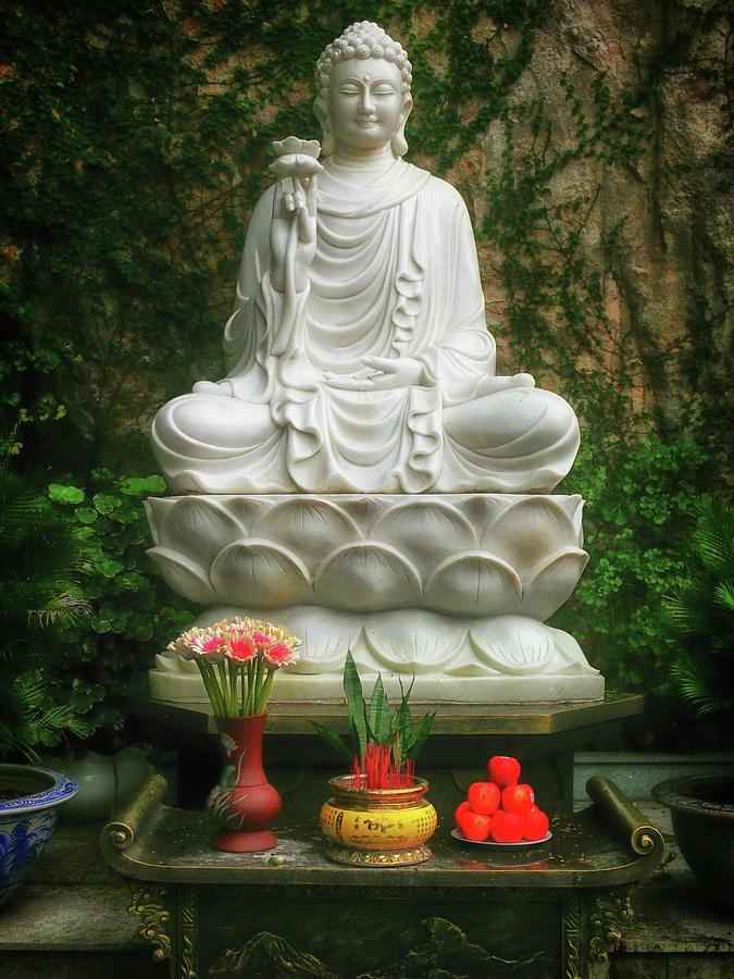 Sitting Buddha Statue Photograph by Robert Bociaga