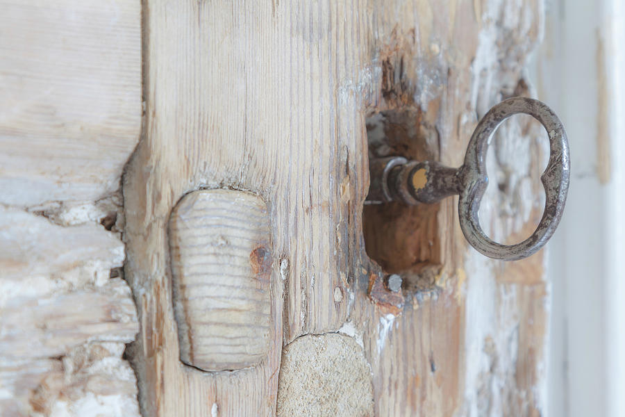 Skeleton Key Wood Door Photograph by Jo Ann Tomaselli