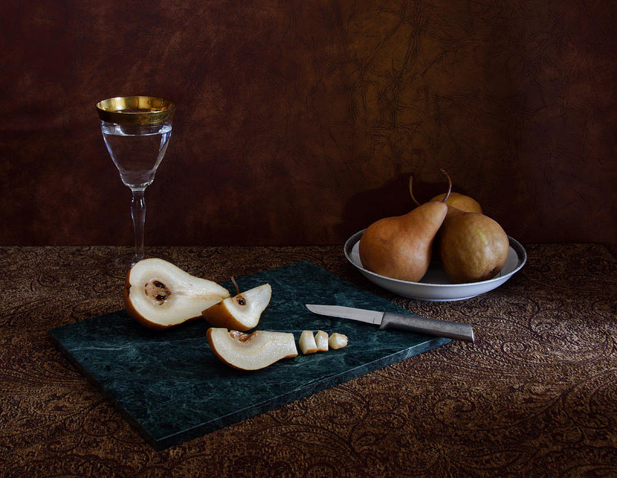 Sliced Pears Photograph by Mark Fuller
