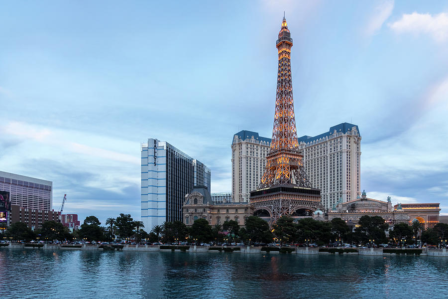 Eiffel Tower from Pool - Picture of Paris Las Vegas, Paradise