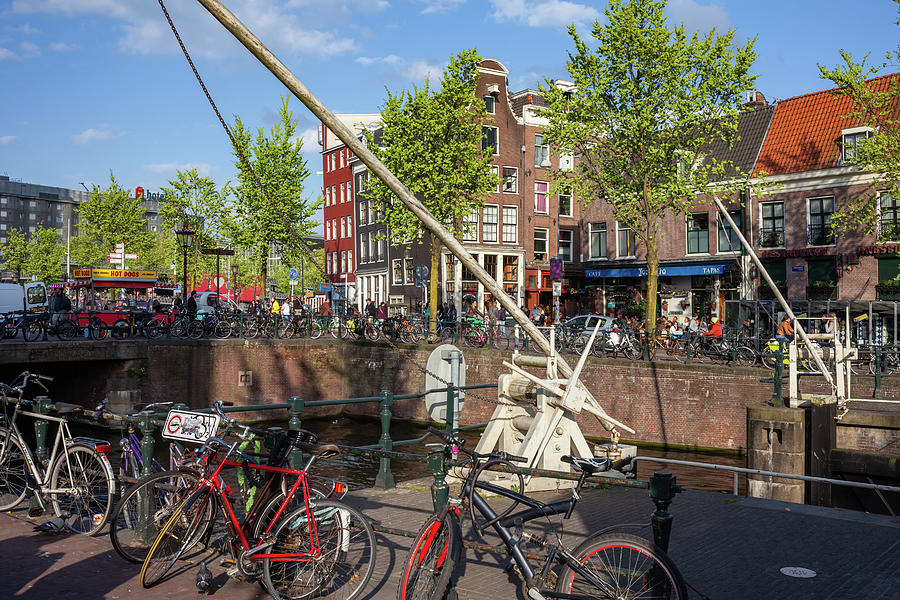Sluice At Singel Canal In Amsterdam Photograph by Artur Bogacki