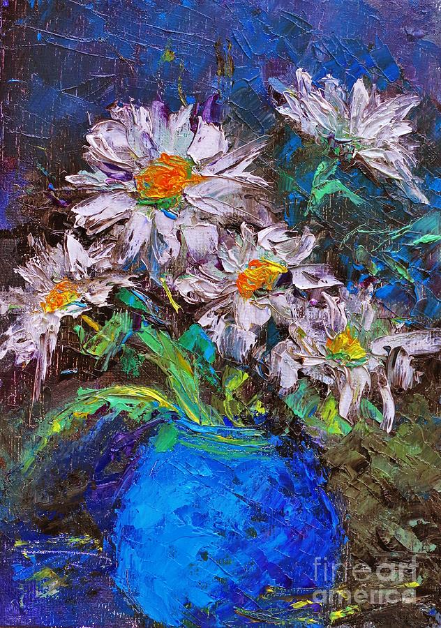 Small Still Life with Daisies Painting by Amalia Suruceanu