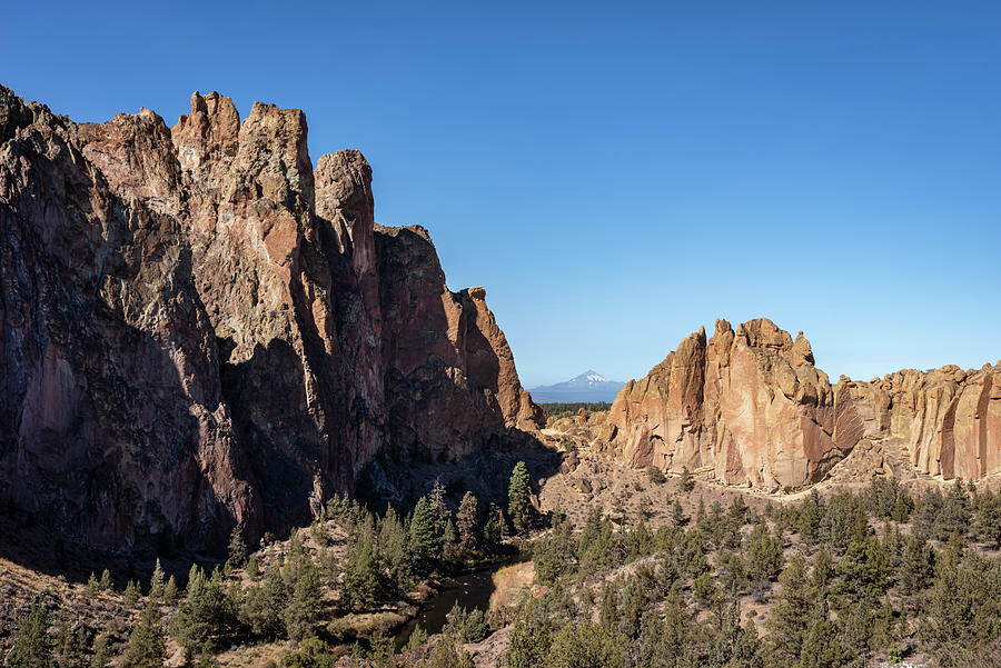 Smith Rock State Park Photograph by Steven Clark