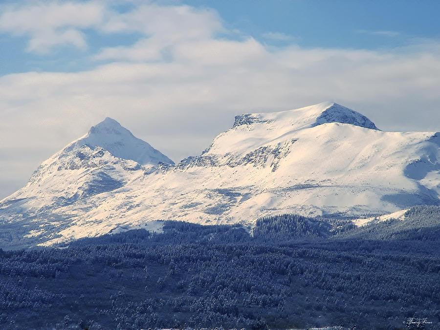 Snow-clad Calf Robe Mountain Photograph