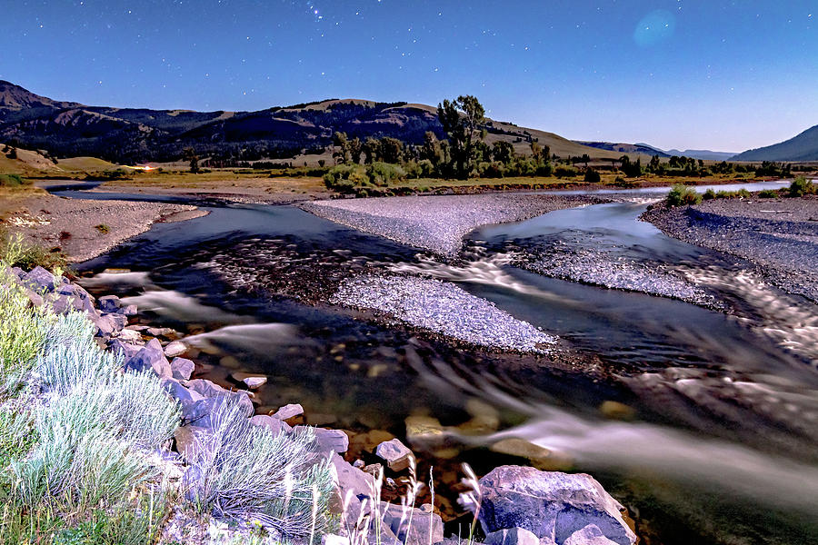 Soda Butte Creek is a major tributary of the Lamar River at Yell ...