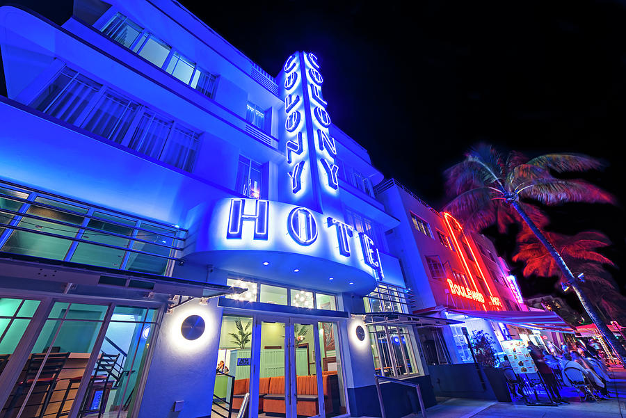 South Beach Miami Florida Colony Hotel and Starlite Neon lit up at ...