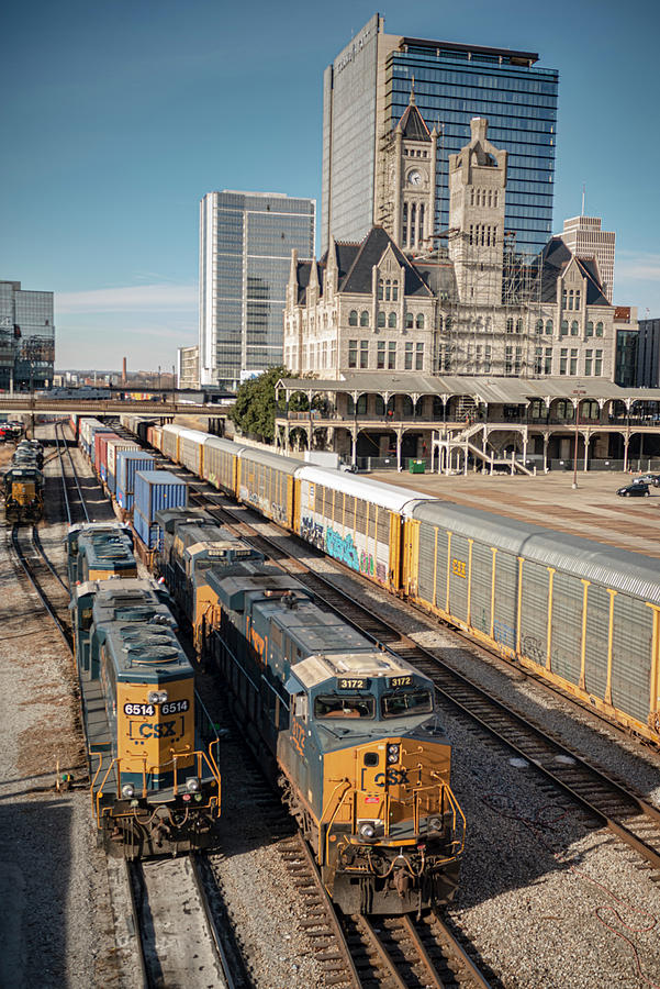 Southbound Intermodal at Nashville Tennessee Photograph by Jim Pearson