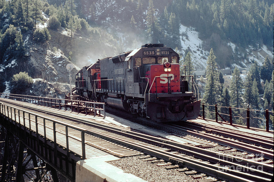 Southern Pacific SD40 Locomotive at the Keddie Wye Junction Photograph by Wernher Krutein
