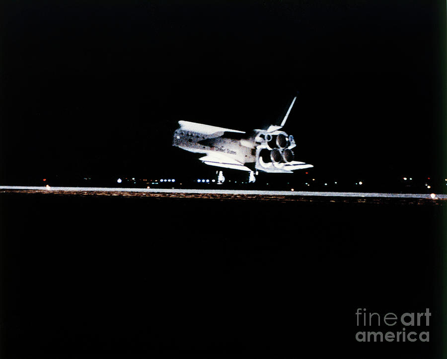 Space Shuttle Challenger Landing, 1983 Photograph by Granger