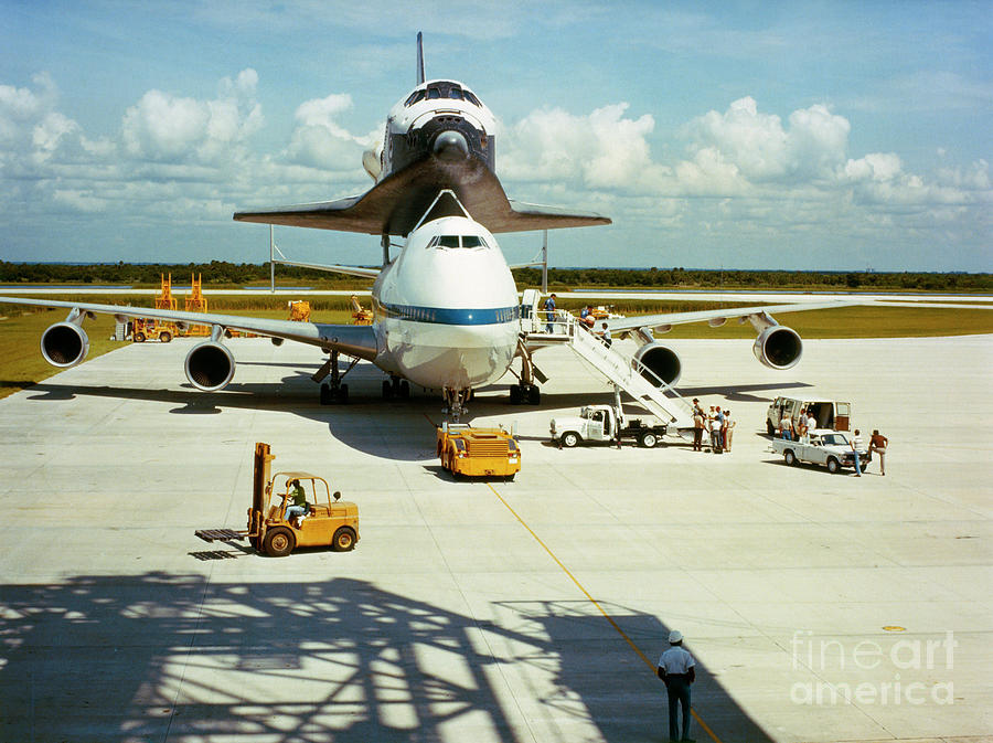Space Shuttle Challenger On 747, 1983 Photograph by Granger