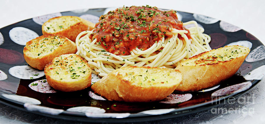 Spaghetti And Meat Sauce With Garlic Toast Pano Photograph by Andee Design