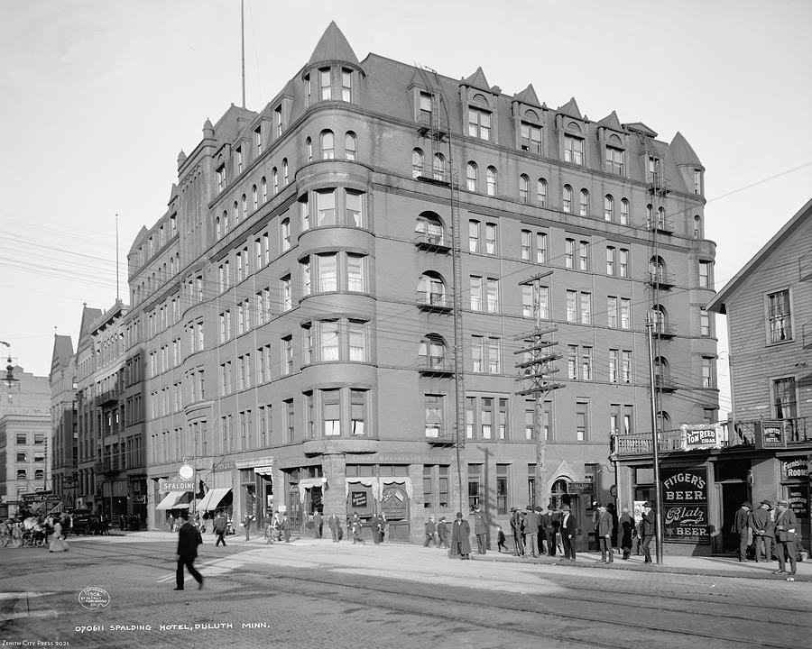 Spalding Hotel 1906 Photograph by Detroit Publishing Co