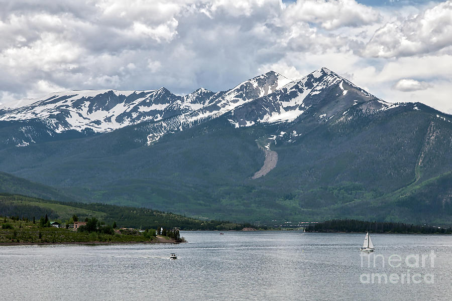 Speedboat And Sailboat On Lake Dillon Photograph by Kirt Tisdale