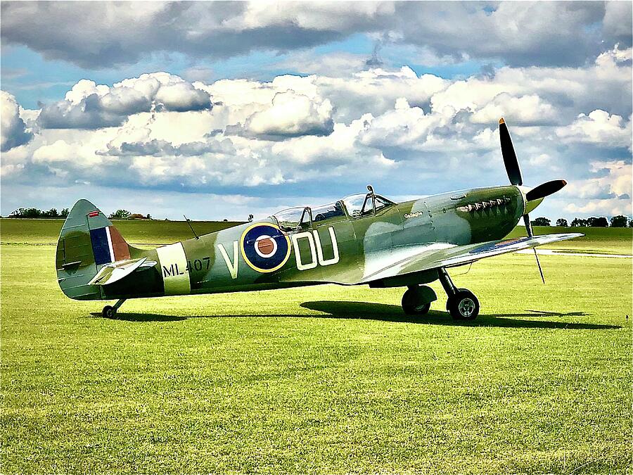 Spitfire Mk 1X LF - ML407 Photograph by Gordon James