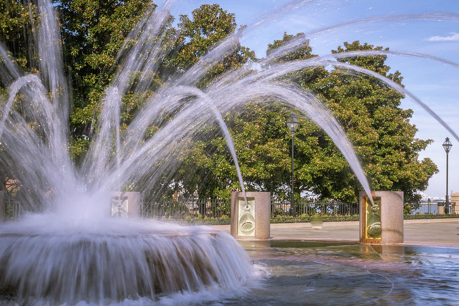 Splash Fountain Photograph by Cindy Robinson