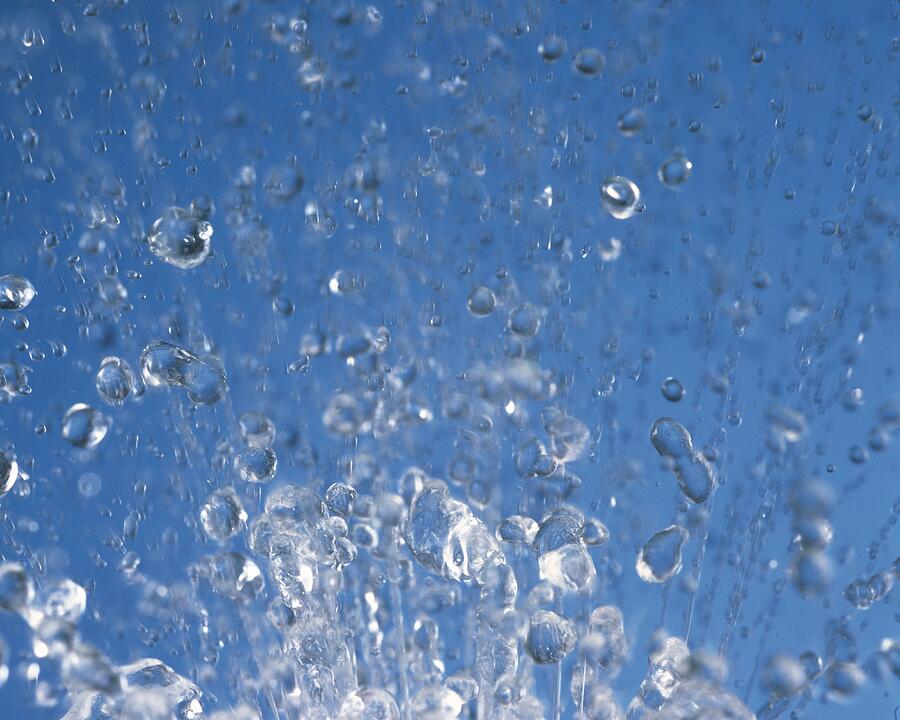 Splash in Air, Close Up, Differential Focus, In focus, Out Focus Photograph by Daj
