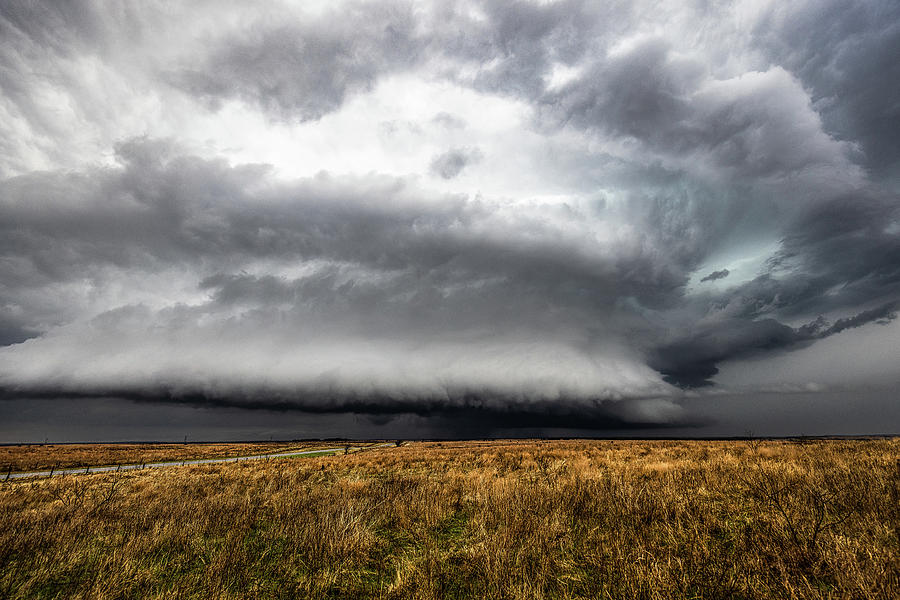 Split Second Scenery - Supercell Thunderstorm Evolves on Spring Day in ...