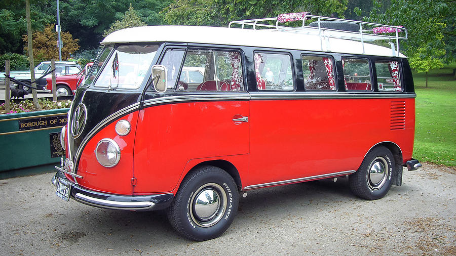 Split Shield Volkswagen Camper Van Photograph by Gordon James
