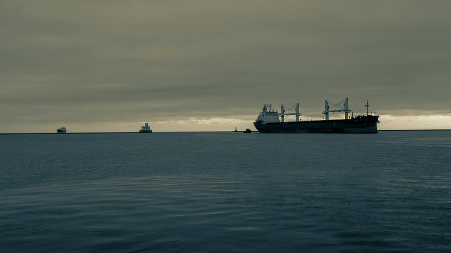 Split Tone Horizon at the Breakwatre Photograph by Glenn Michael ...