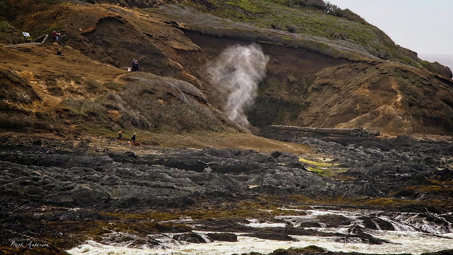 Spouting Horn at Cape Perpetua Photograph by Mick Anderson