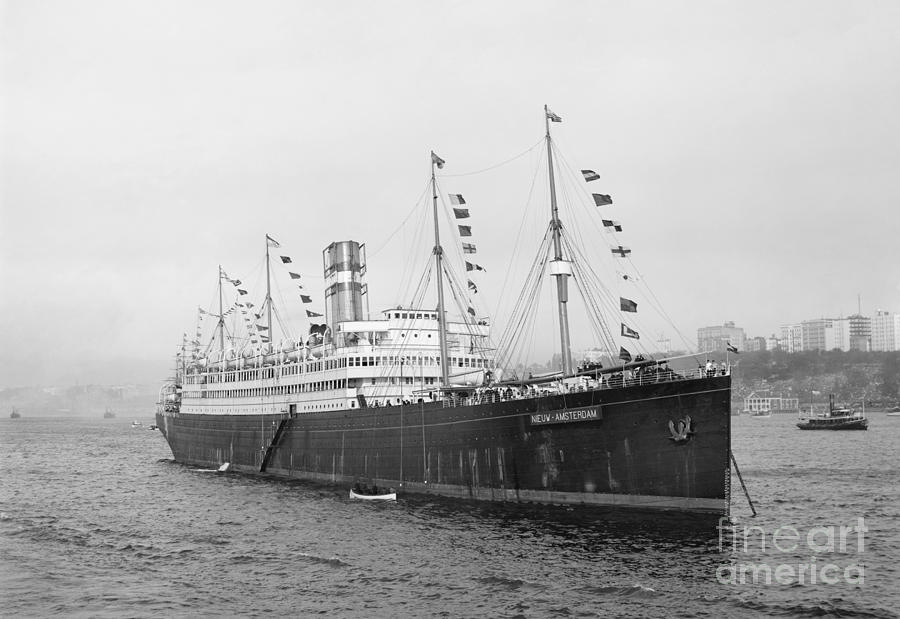 Ss Nieuw Amsterdam, 1909 Photograph by Unknown