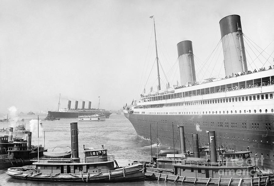 SS Olympic, 1911 Photograph by Granger