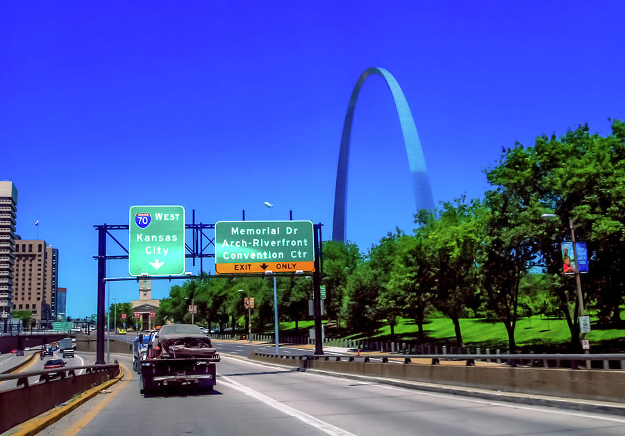 St Louis Arch Heading To Kansas City by Richard Jansen