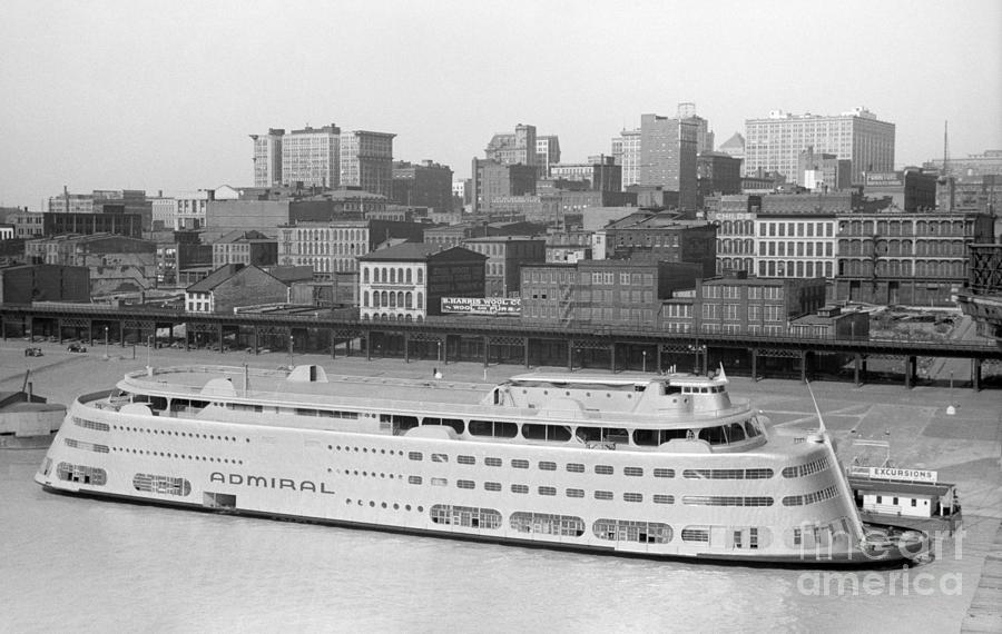 St Louis Riverboat, 1940 Photograph by John Vachon