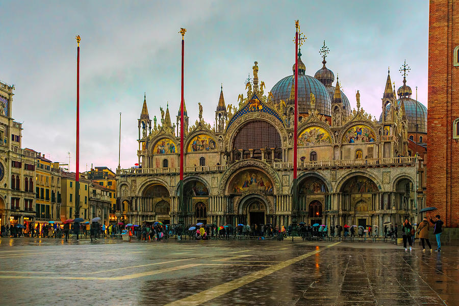 St. Marks Cathedral in Venice, Italy Photograph by Lindsay Thomson