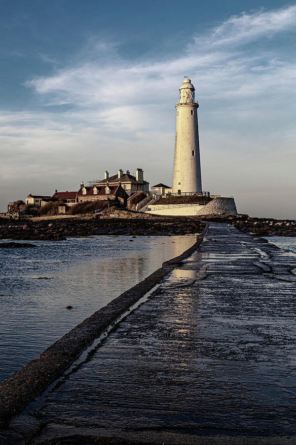 St. Marys Lighthouse Photograph by Francisco Ruiz Navas