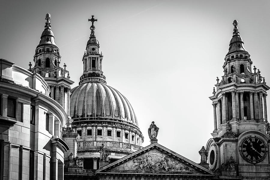 St. Pauls Cathedral Photograph by Andrew Matwijec