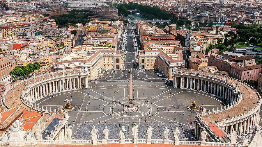 St. Peters Square - Rome, Italy #1 Photograph by David Morehead
