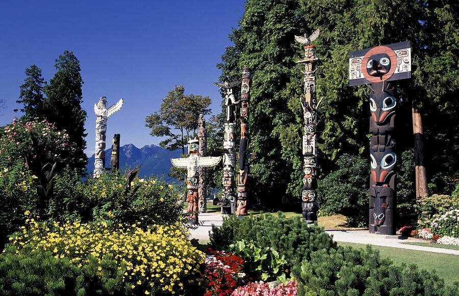 Stanley Park Totem Pole Vancouver Photograph by Laughingmango