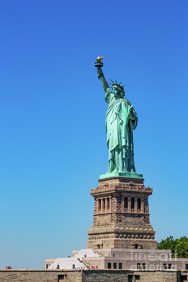 Statue of Liberty seen from the river - New York - United States ...