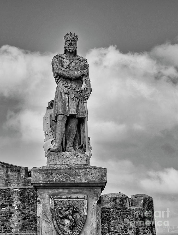 Statue of Robert I of Scotland Photograph by Patricia Hofmeester