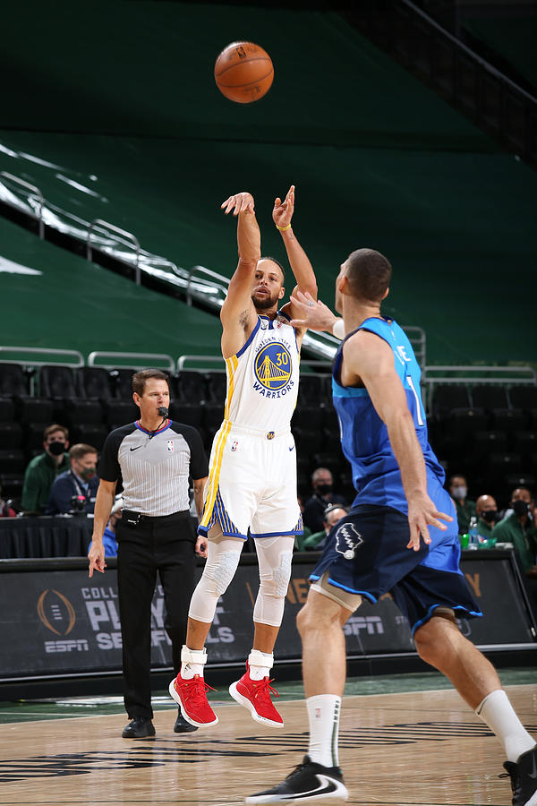 Stephen Curry Photograph by Gary Dineen