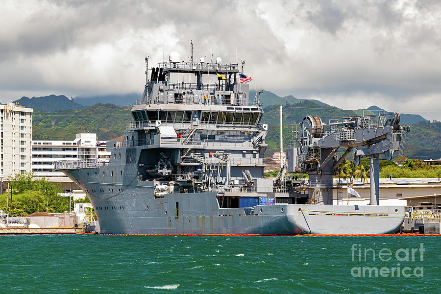 Crane Photograph - Stern View of A09 HMNZS A09 Manawanui Dive Ship by Phillip Espinasse