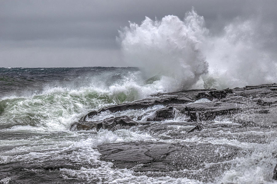 Stoney Point Waves Photograph by Paul Freidlund