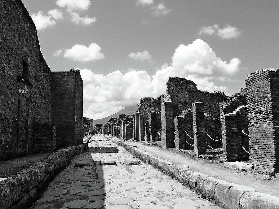 Street In Pompeii Black And White Photograph by Debbie Oppermann