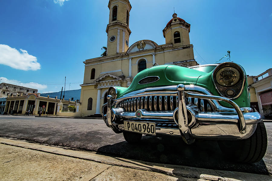 Street Photo, Ciefuegos. Cuba. Photograph by Lie Yim
