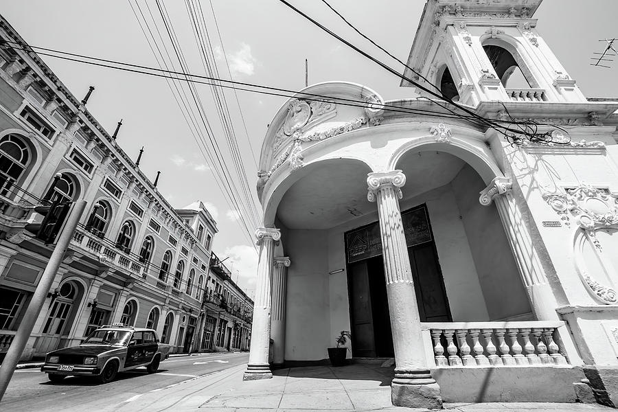Street Photo, Cienfuegos. Cuba Photograph by Lie Yim