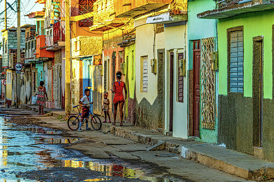 Street Scene In Trinidad De Cuba Photograph