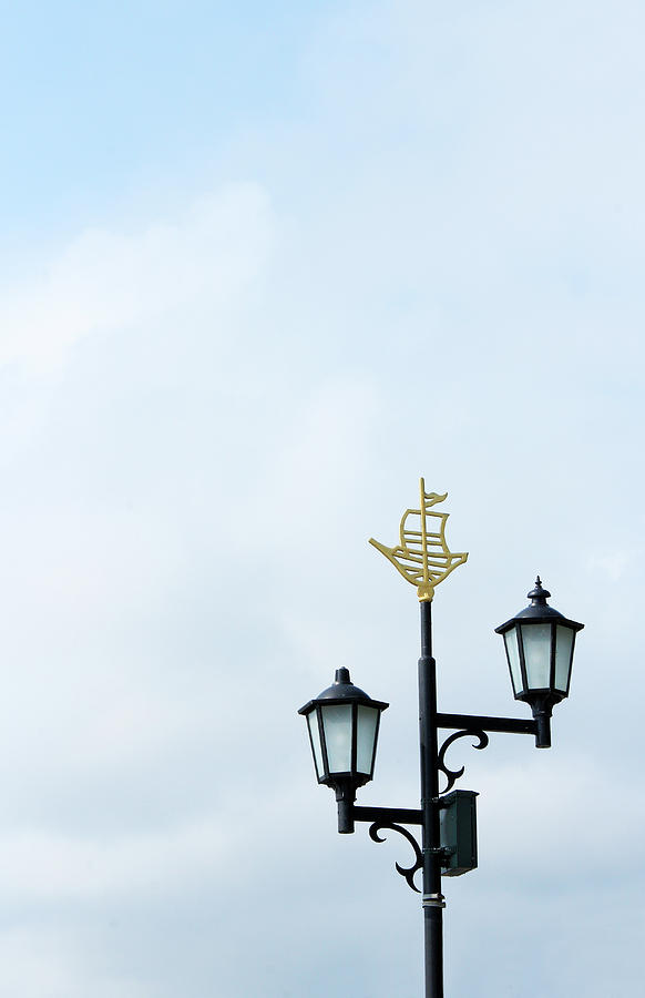 Street Lamp Photograph - Streetlight by Kaoru Shimada