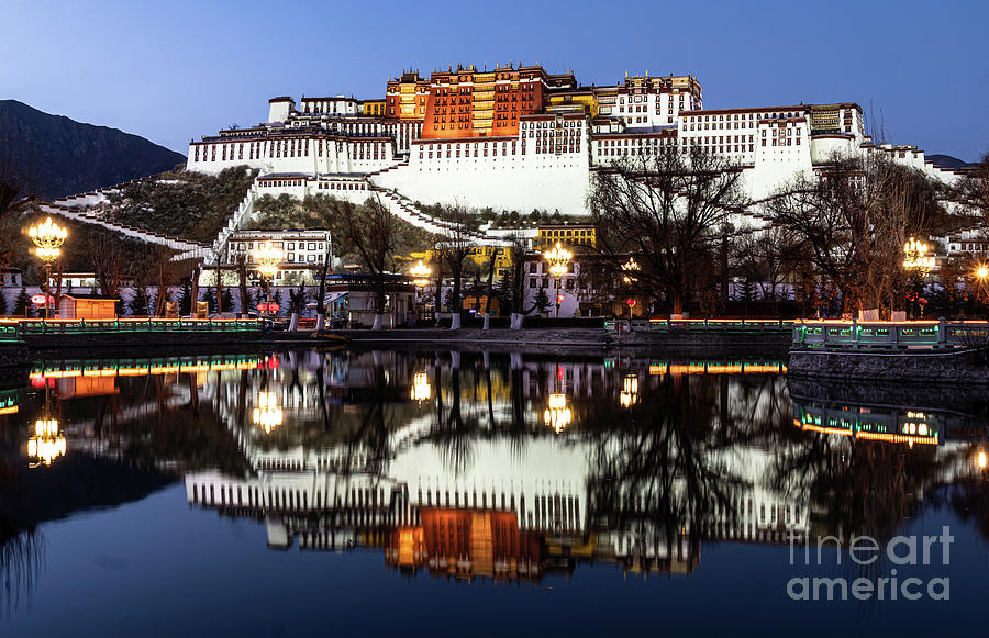 Stunning twilight over the famous Potala Palace in Lhasa old tow Photograph by Didier Marti