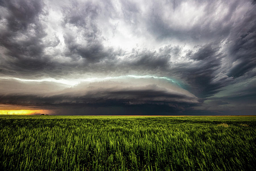 Violent Thunderstorm on Plains of Kansas Photo Art Print Poster 18x12 inch