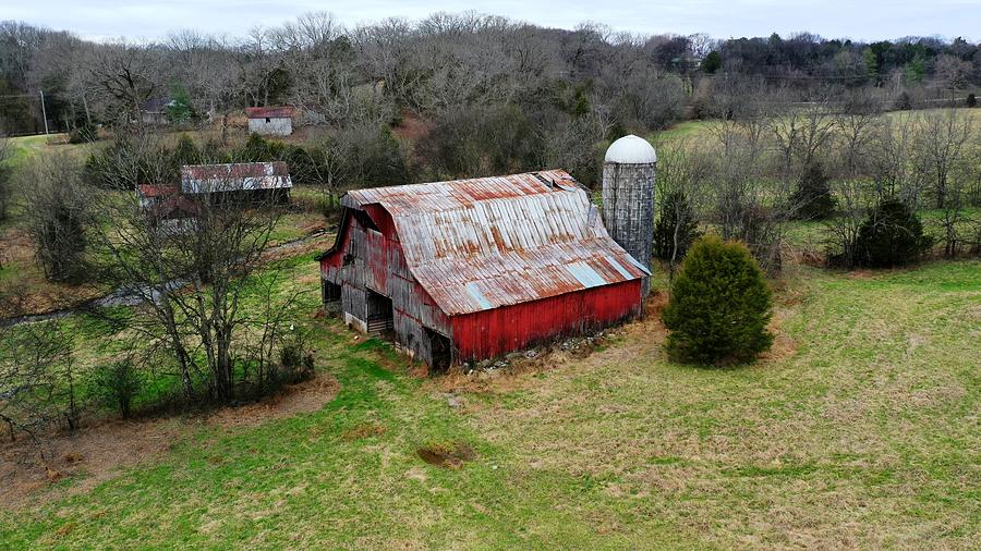 Old Barn Photograph - Sumner County Barn by Mark A Price