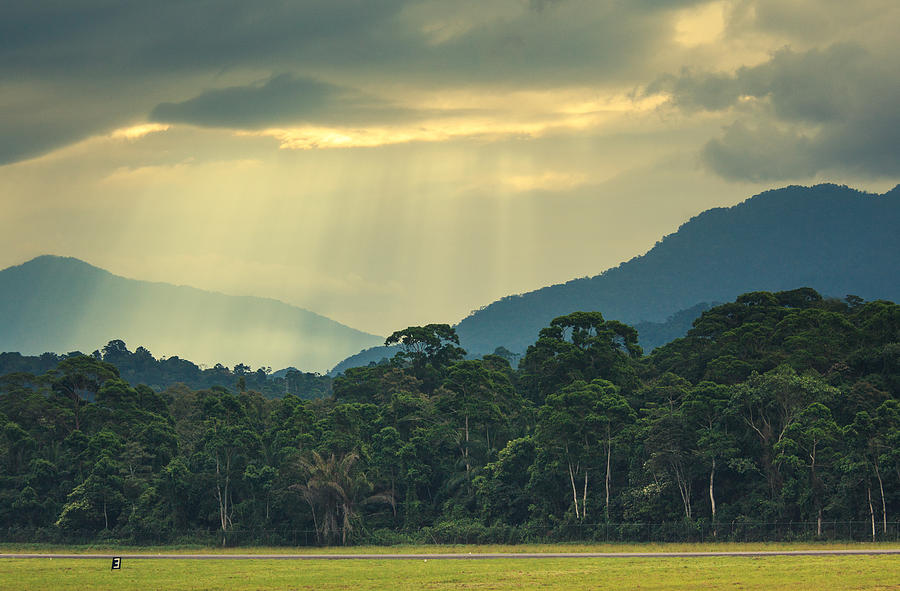 Sun Rays Over The Mountains In Honduras Photograph by Thepalmer