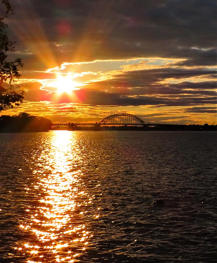 Sunburst Over the Delaware Photograph by Linda Stern