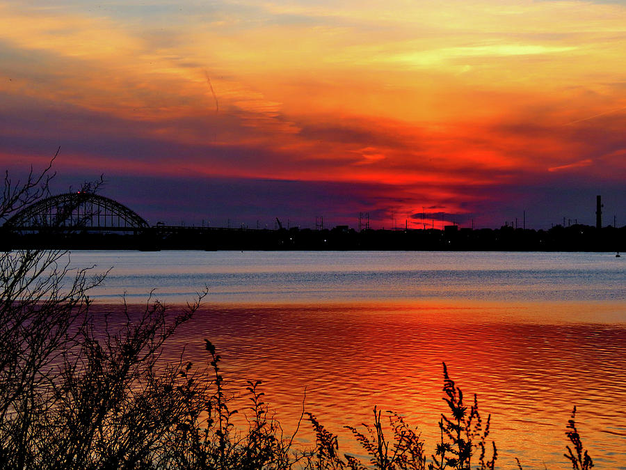 Sundown Along the Delaware Photograph by Linda Stern