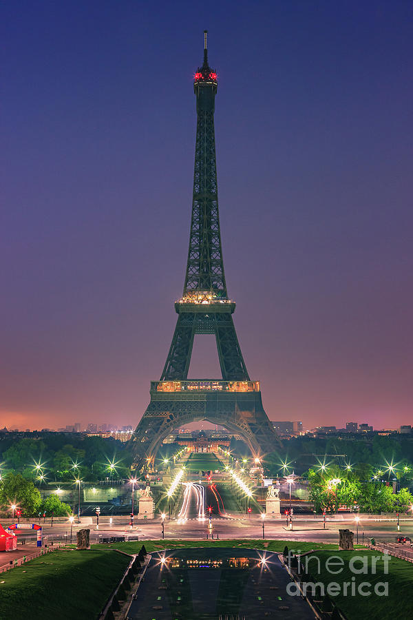 Sunrise In Paris With The Eiffeltower Photograph